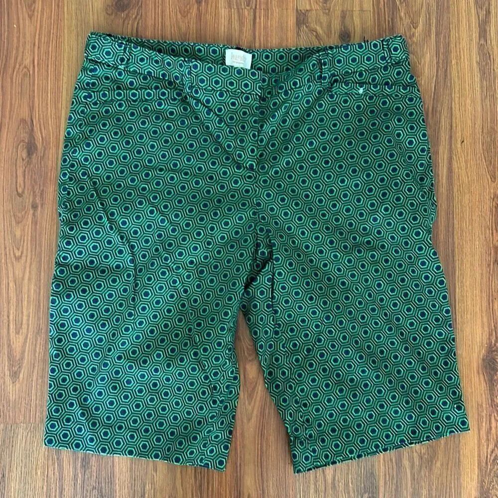 Laundry by Shelli Segal green and blue Bermuda short size 8